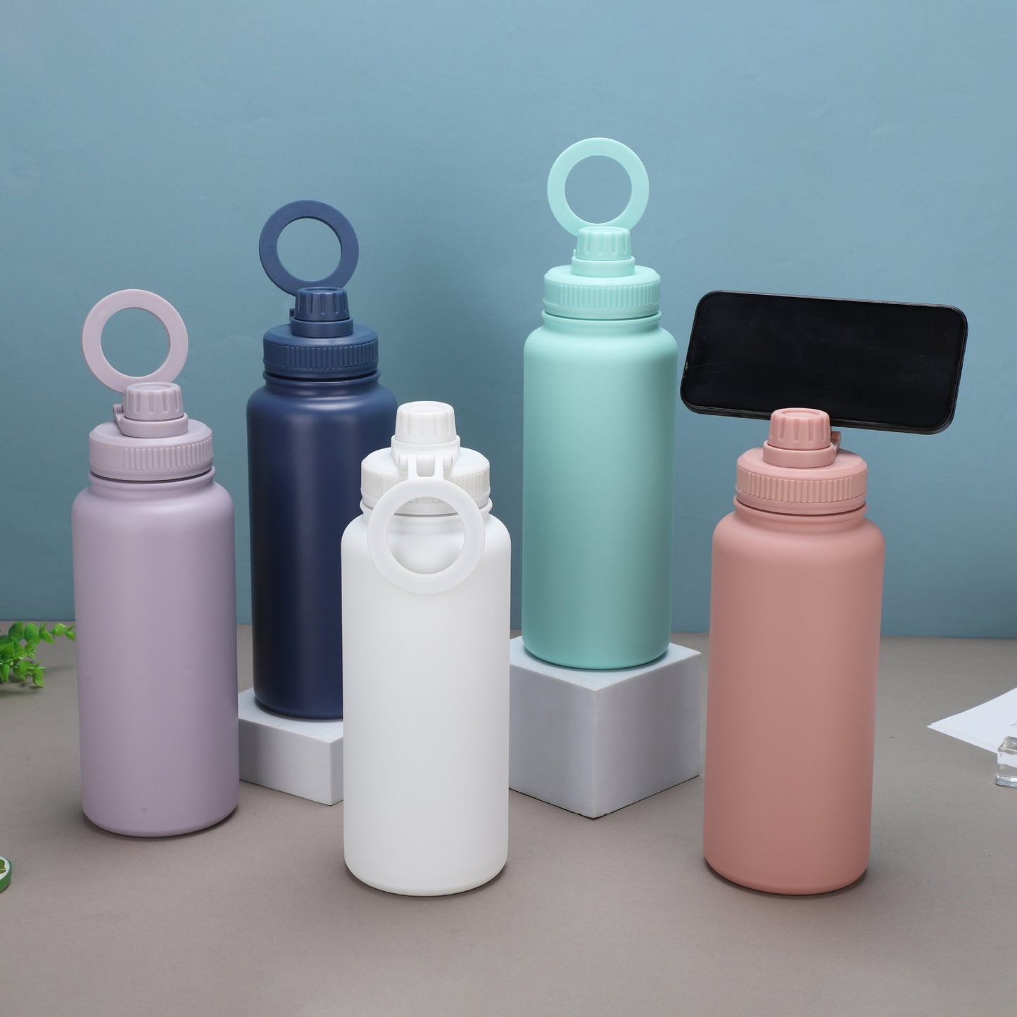 Stainless Steel Magnetic Lid Water Bottle with Phone Holder